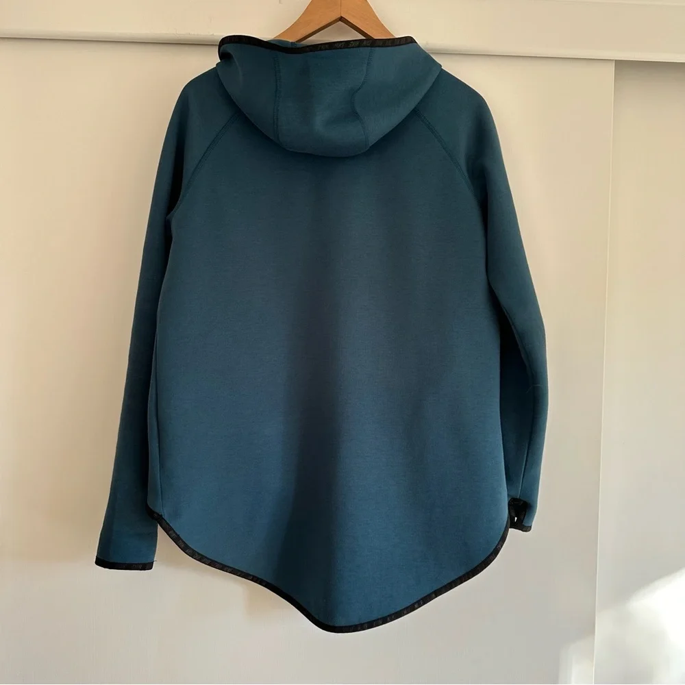 NEW NIKE Hooded‎ Sweatshirt, Flowy Fit